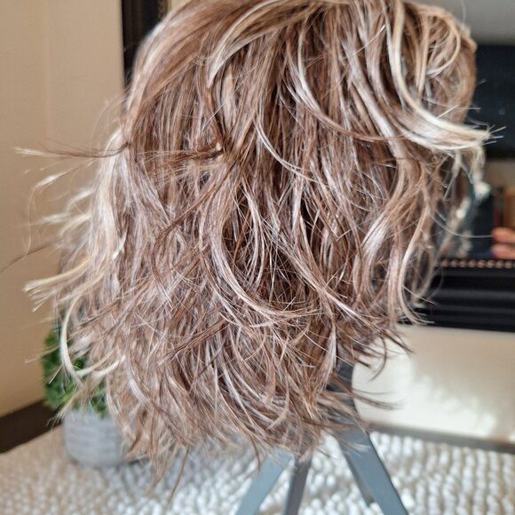 Belle Tress heat friendly wig - Picture 5 of 11